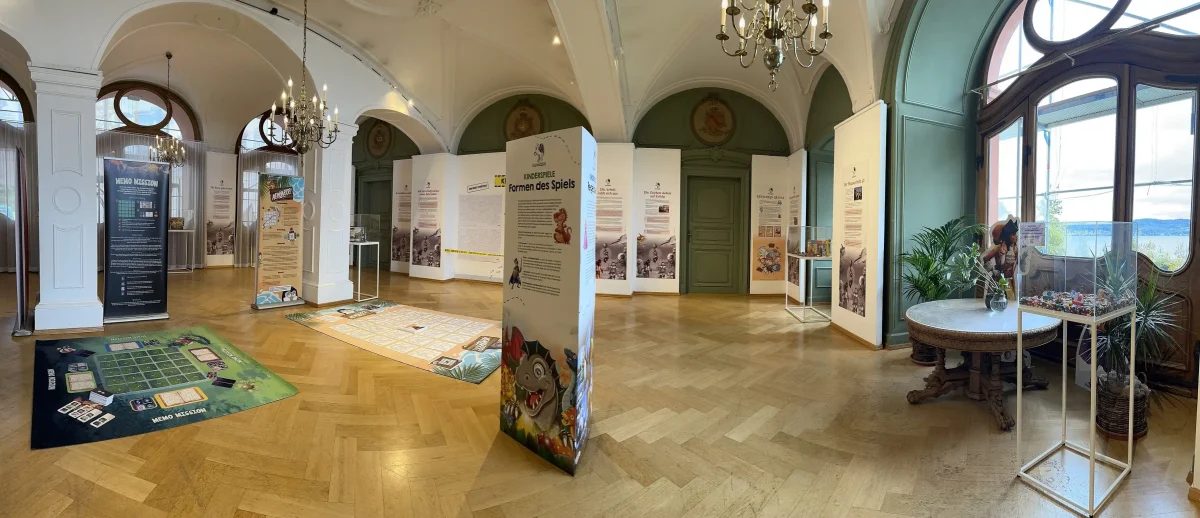 Blick in die Pegasus Spiele Ausstellung auf der Insel Mainau